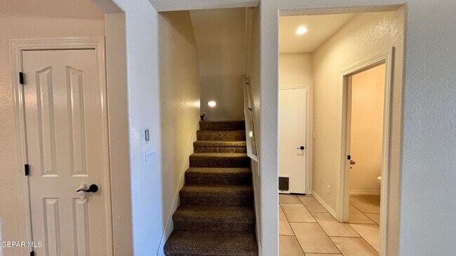 Building Photo - 12437 Pleasant Crest