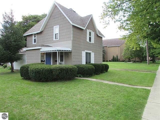 Unit 2 upstairs - 209 S Fancher Ave