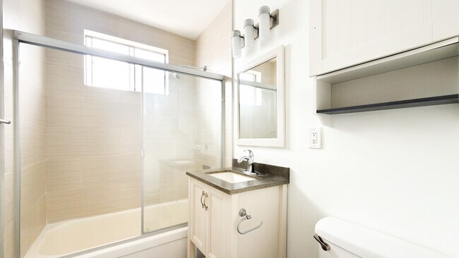 Building Photo - 319 Heliotrope Dr