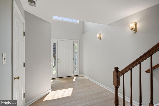 Building Photo - 1026 Longview Ln