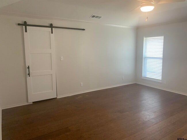 Building Photo - 614 Woodland Hills Dr