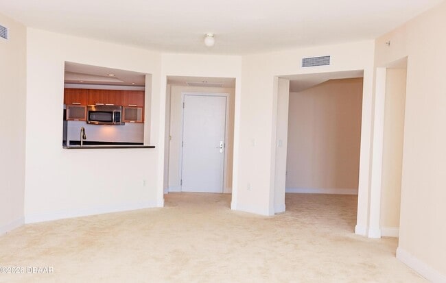 Building Photo - 241 Riverside Dr