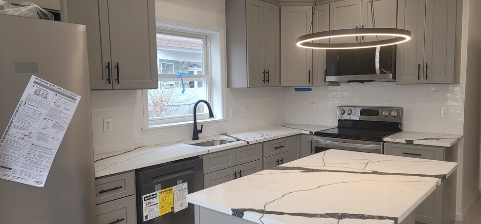 Building Photo - 30 Lyman St