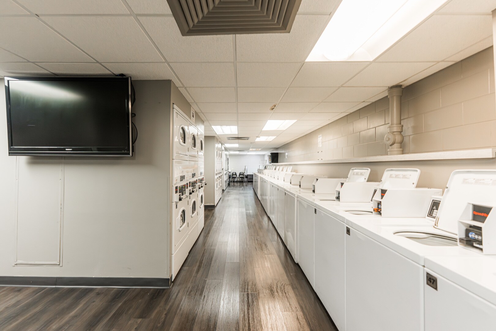 Building Photo - 1560 N Sandburg Terrace