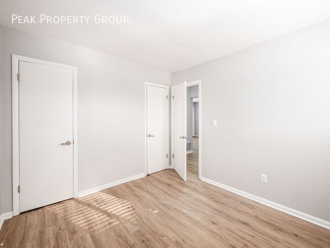 Building Photo - Available Now! 2 Bedroom Apartments Locate...