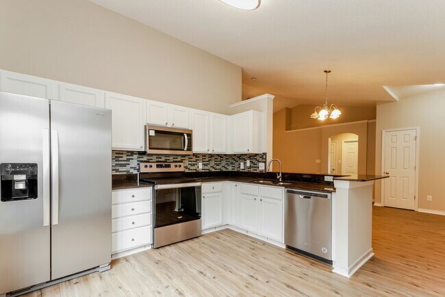 Building Photo - 2135 Remington Pointe Blvd