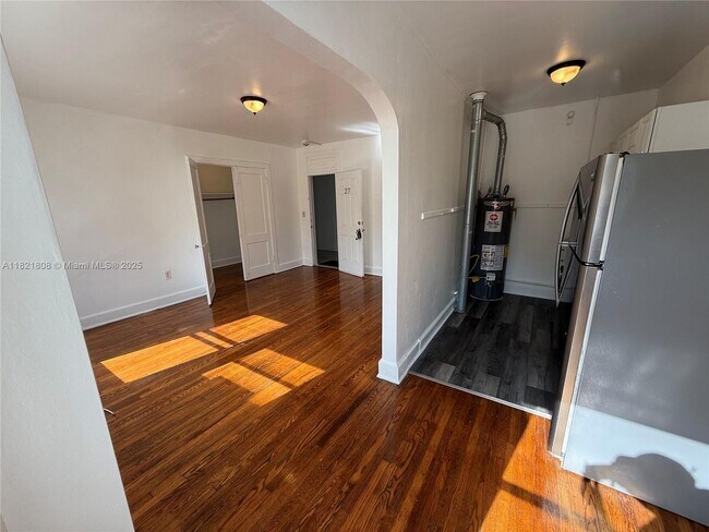 Building Photo - 177 NE 50th St