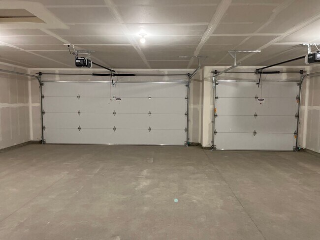 Building Photo - Never Lived in Brand New 4 bedroom 2 bathroom Home in Middleton.