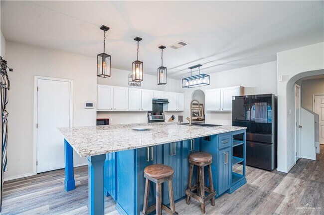 Building Photo - 1322 Candy Ln