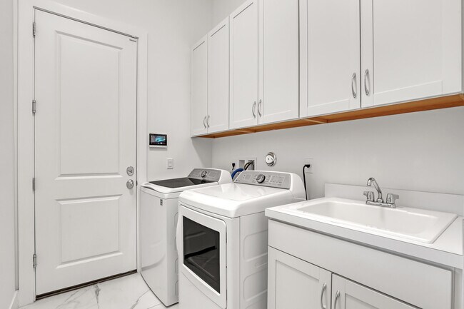 Building Photo - 13501 Artisan Cir