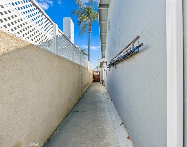 Building Photo - 16311 Woodstock Ln