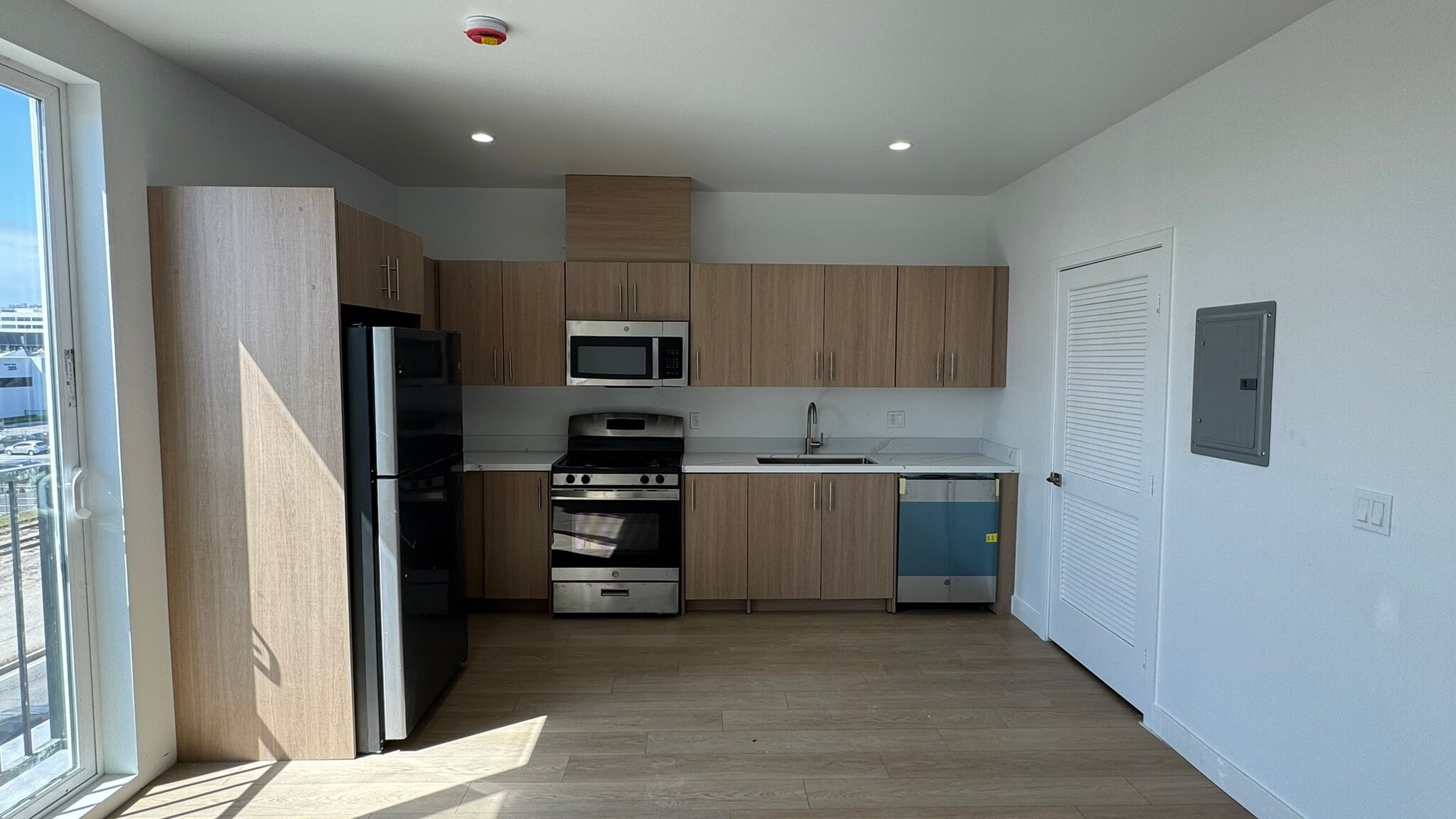 Building Photo - 11814 Aviation Blvd