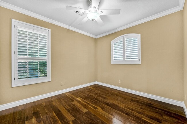 Building Photo - 404 NW 76th- Hot new listing!