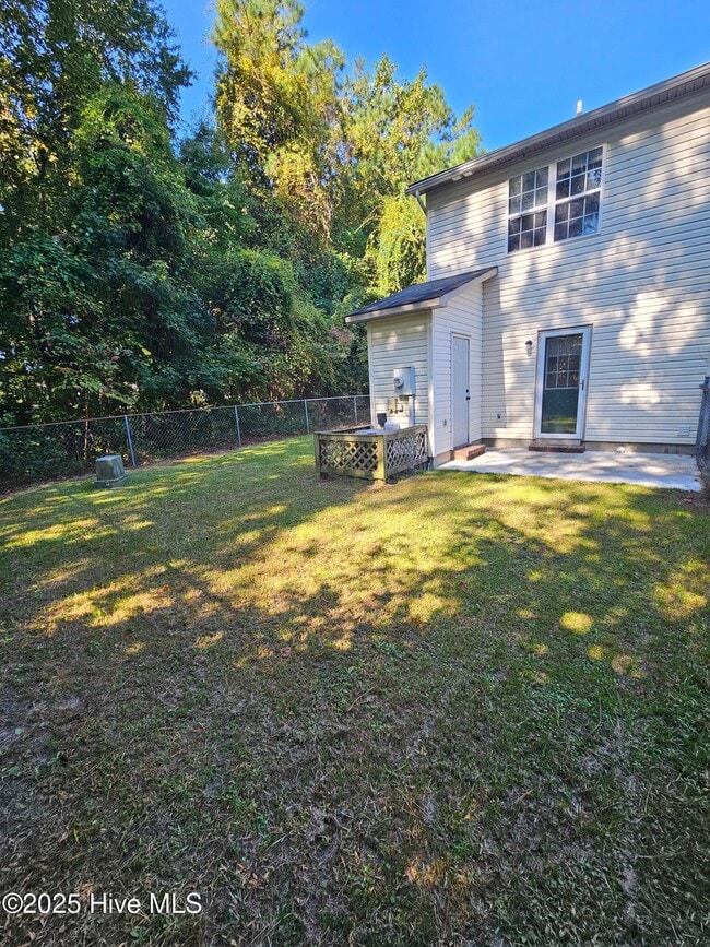 Building Photo - 1202 Pueblo Dr