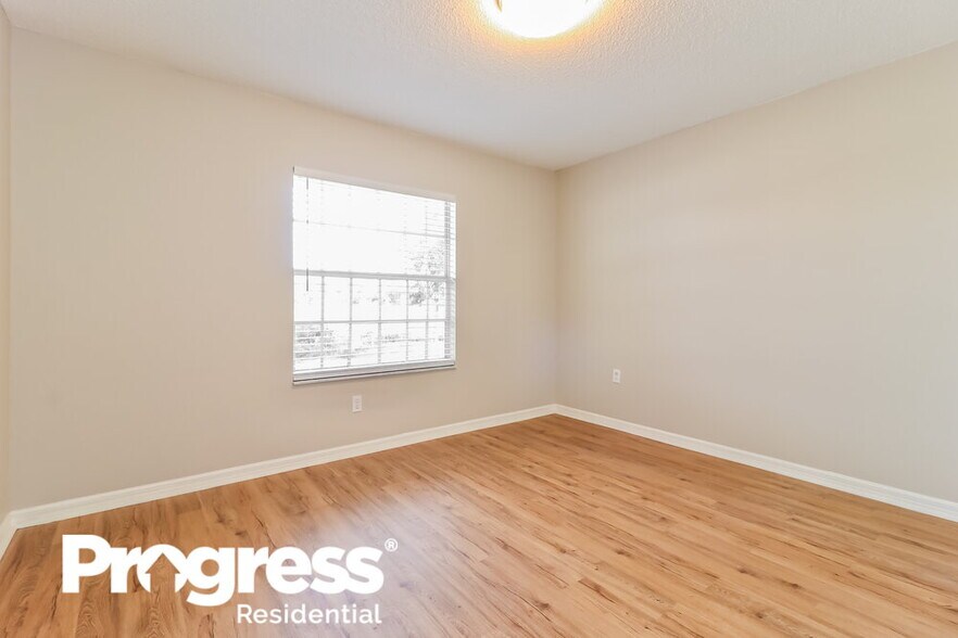 Building Photo - 38926 Carr Dr