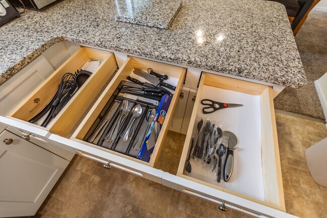 Building Photo - 276 Broad St