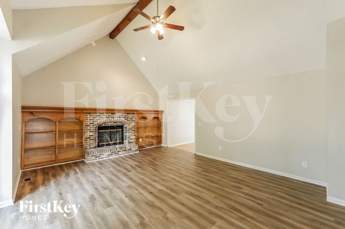 Building Photo - 11584 Earnshaw St