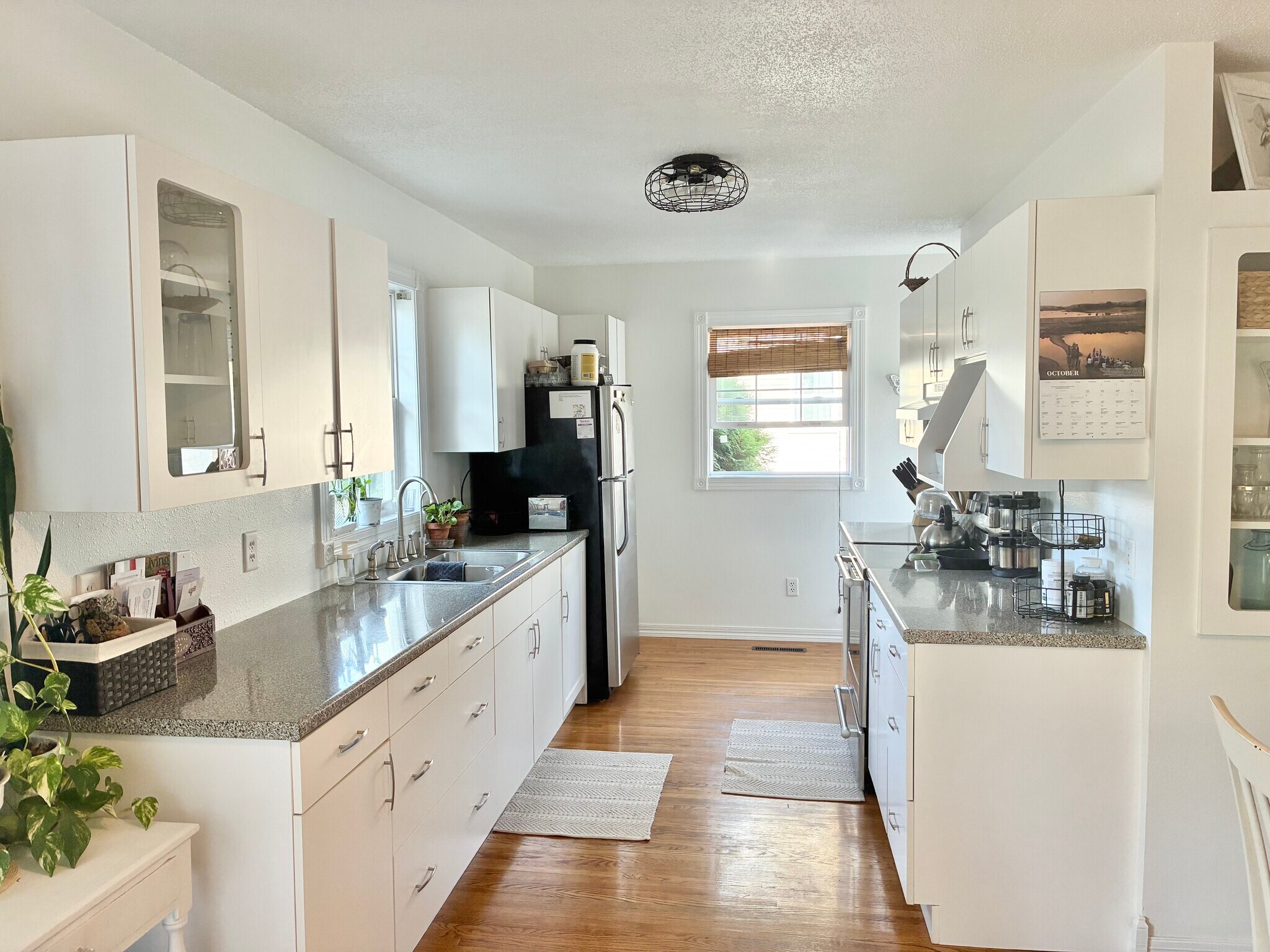 Building Photo - 201 7th St W