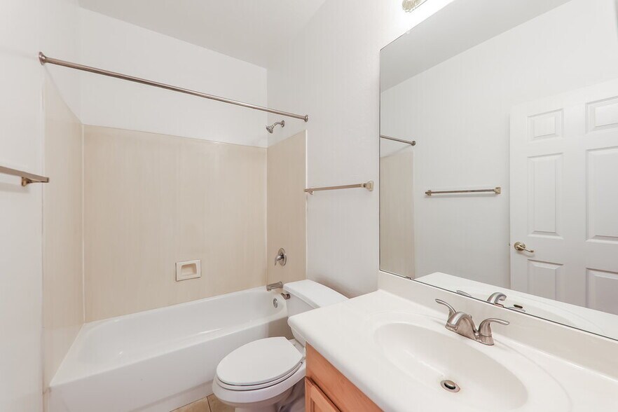 Building Photo - 6877 W Briles Rd