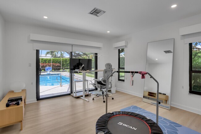 Building Photo - 2903 Banyan Blvd Cir NW