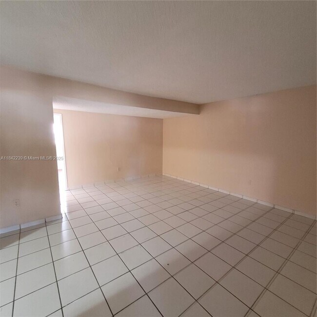 Building Photo - 5100 SW 41st St