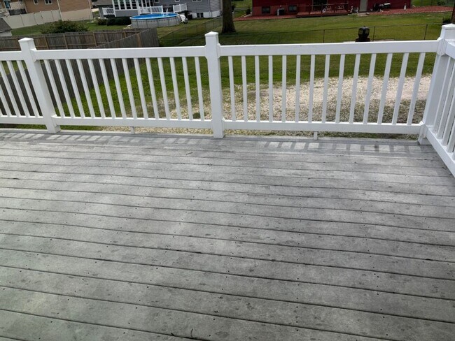 Building Photo - Fairview 5806-5810