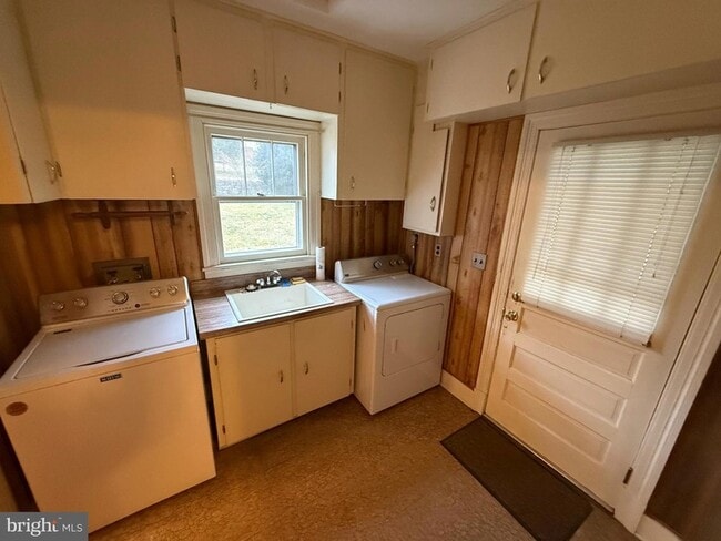 Building Photo - 228 Opequon Ave