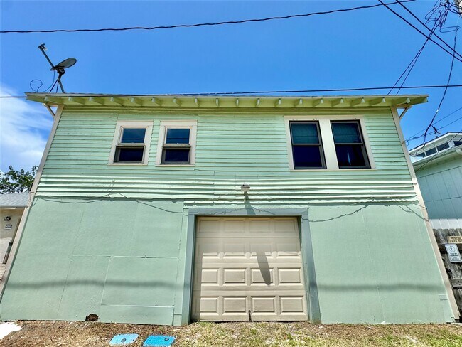 Building Photo - 1505 Avenue L