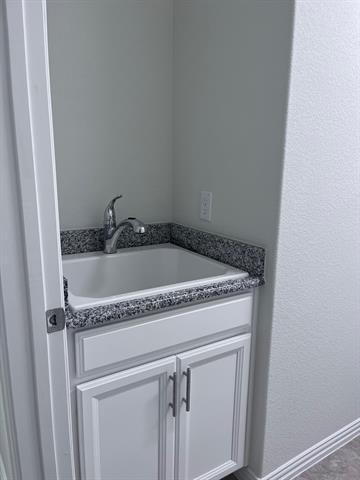 Building Photo - 5313 Amphora Ave