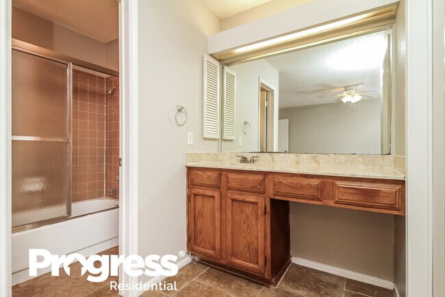 Building Photo - 6803 Highland Bluffs