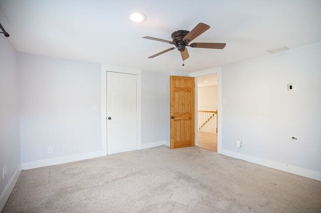 Building Photo - 40 Lealand Ave