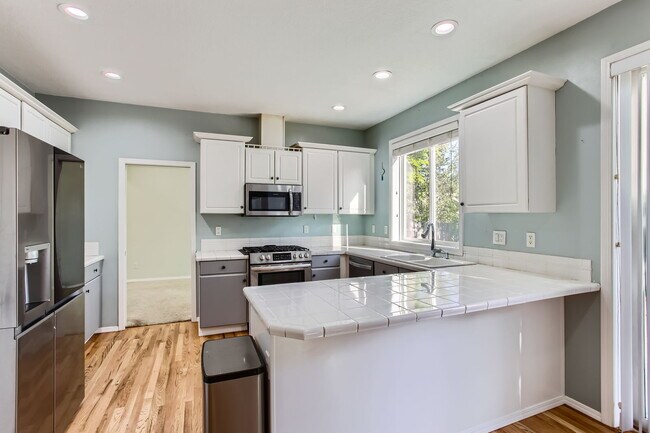 Building Photo - 16789 NW Stoller Dr