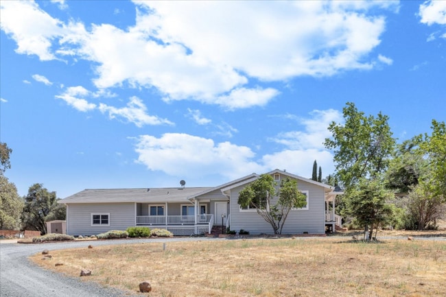 Building Photo - 21179 Hemlock St