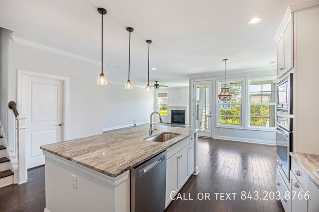 Building Photo - 2219 Midden Dr