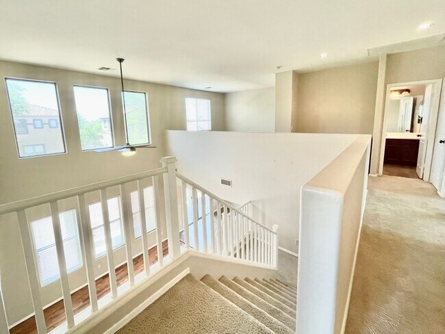 Building Photo - Fabulous 4-Bedroom Home For Rent in Goodyear!!