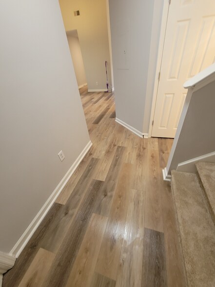 Building Photo - 2292 Wellington Cir