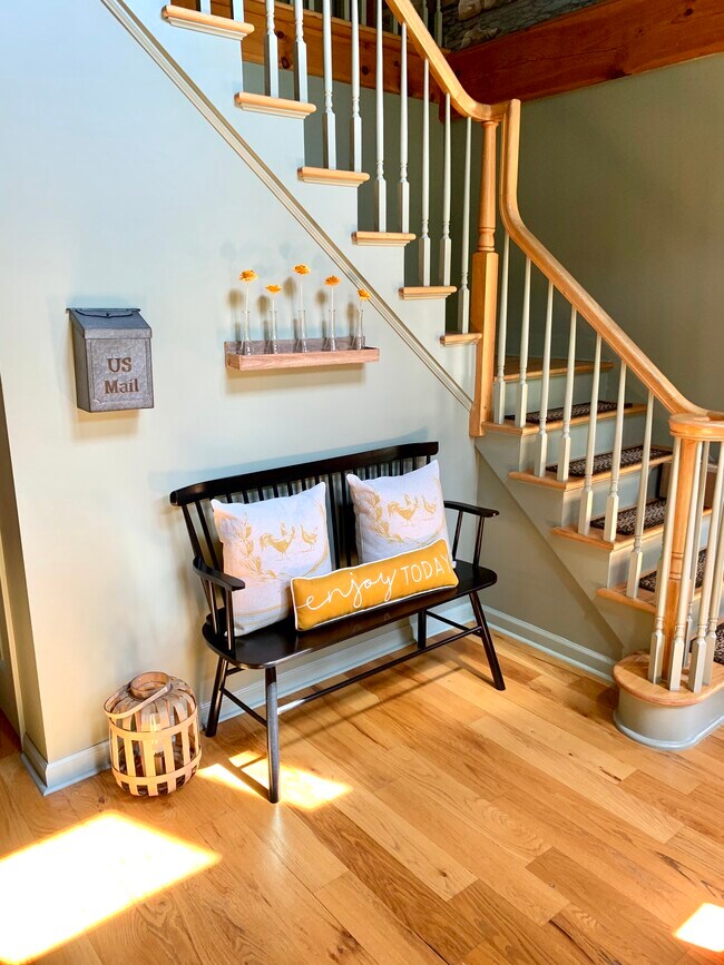 Building Photo - 7 Silo Ln