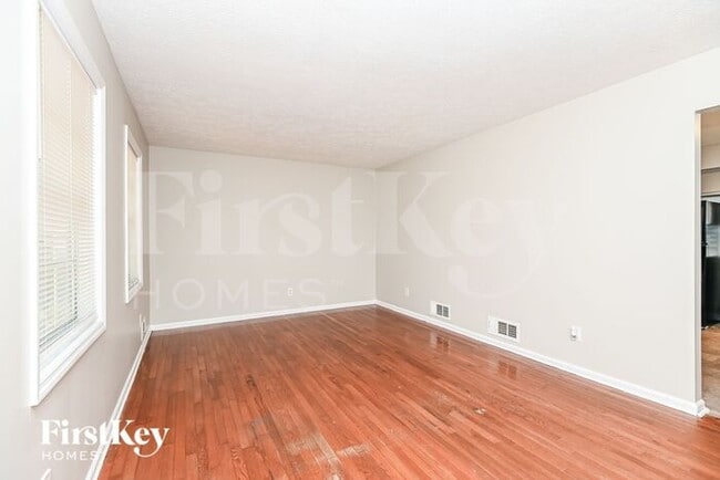 Building Photo - 3746 Lavilla Dr