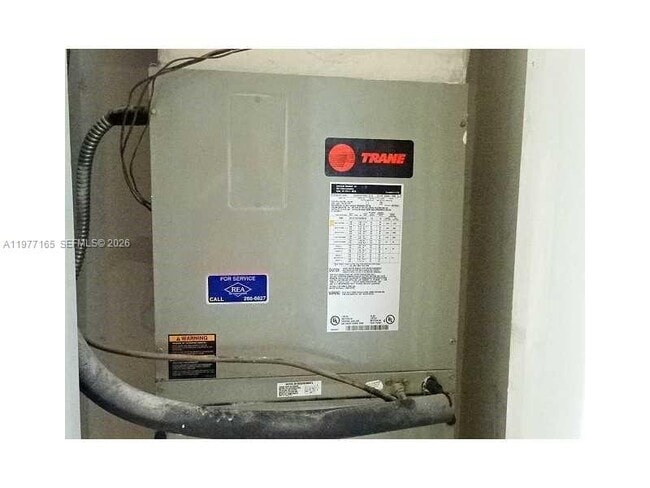 Building Photo - 653 Michigan Ave