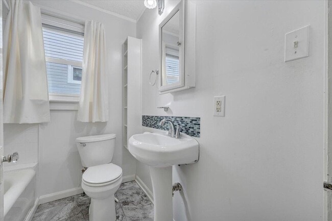 Building Photo - 812 Mississippi Ave NE