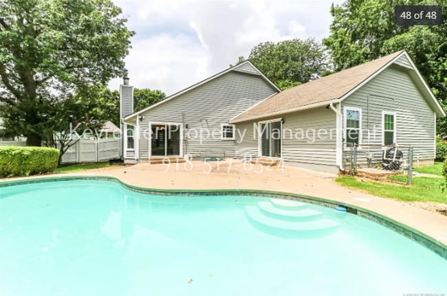 Building Photo - 3 Bed 2 Bath South Tulsa with Pool, Jenks Schools