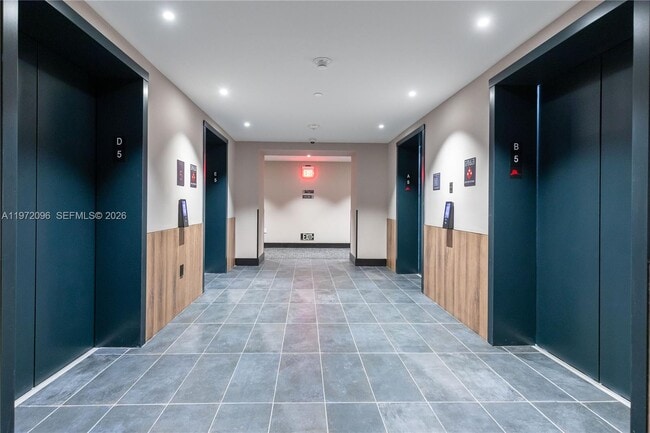 Building Photo - 121 NE 5th St