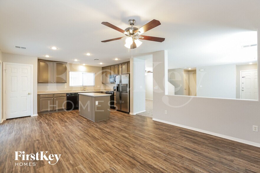 Building Photo - 9511 Golden Scots Ct