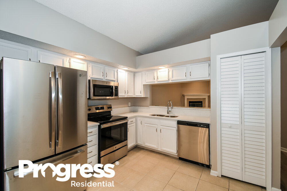 Building Photo - 8790 Townsquare Dr S