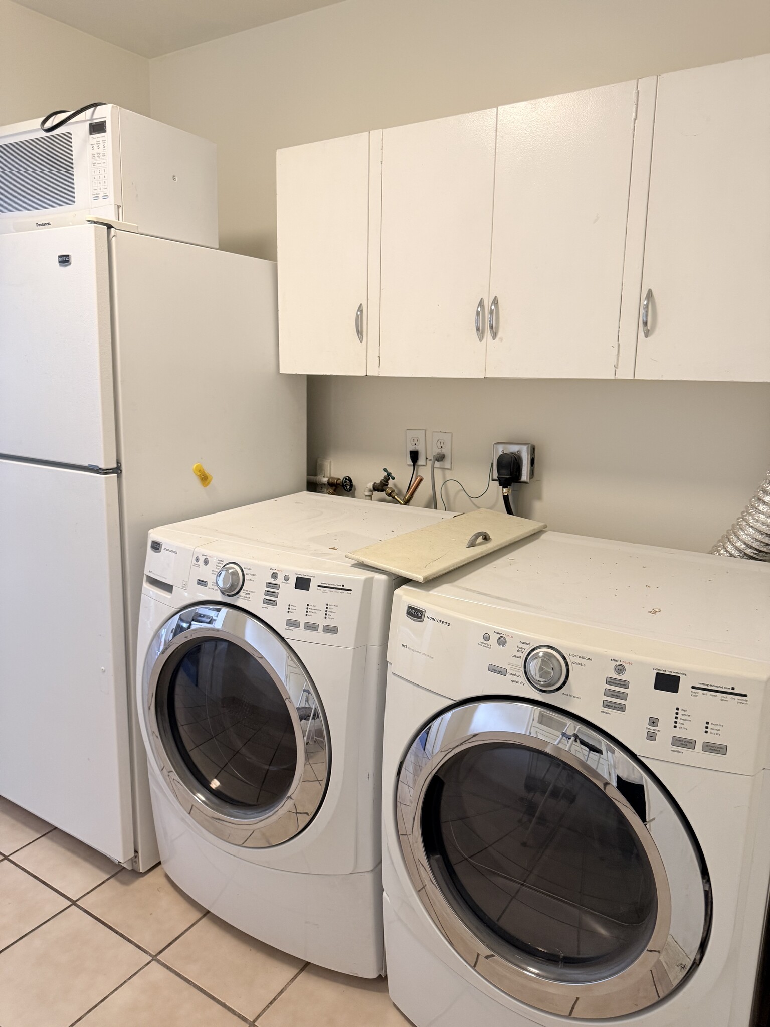 Building Photo - 3585 S 900 E