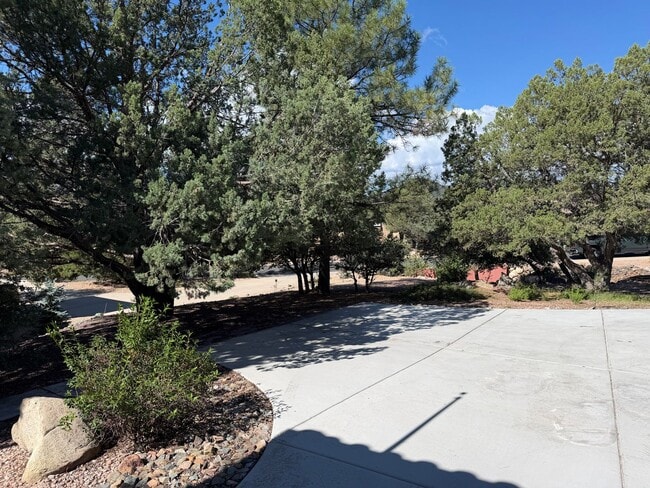 Building Photo - 3069 Southpark