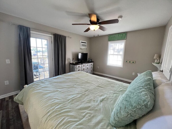 Building Photo - 3213 Willis St