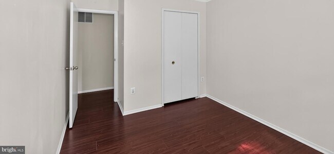 Building Photo - 9814 Rainleaf Ct