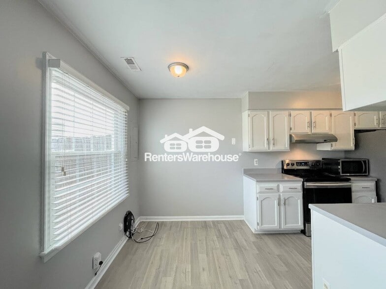 Building Photo - 808 Fraternity Ct