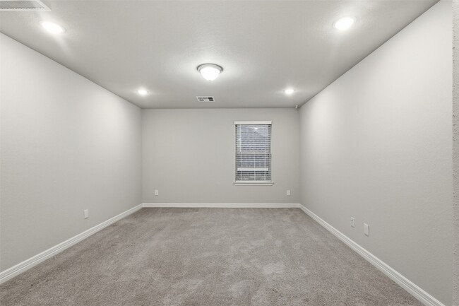 Building Photo - 119 Buttonwood Ct